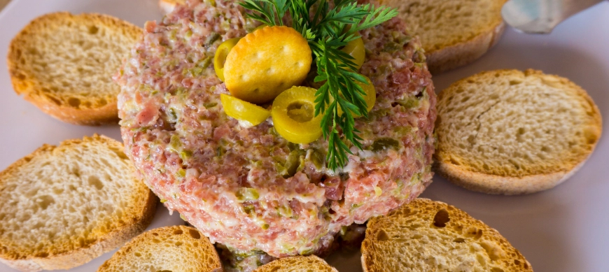 Tartar de salchichón