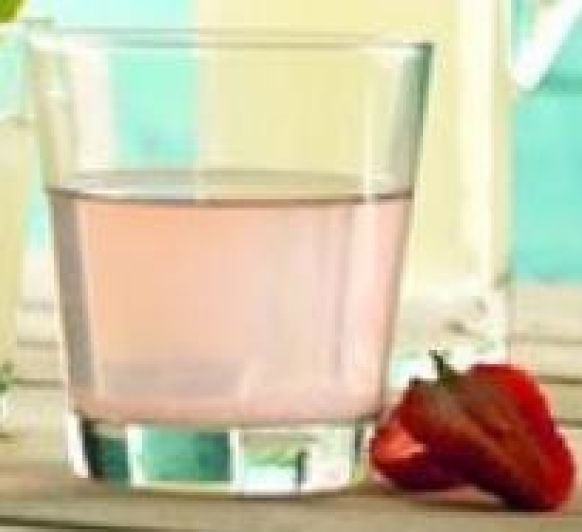 AGUA CON AROMA DE FRESAS Y MÁS...